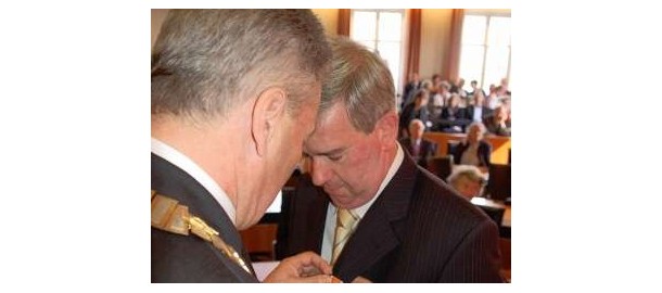 Bram Roggeveen geridderd