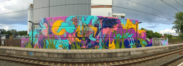 Graffiti bij het station - breed
