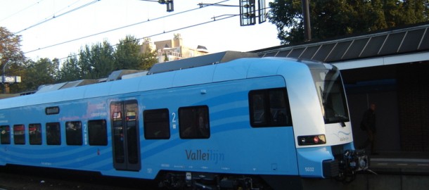 Valleilijn-trein op station Ede-Wageningen